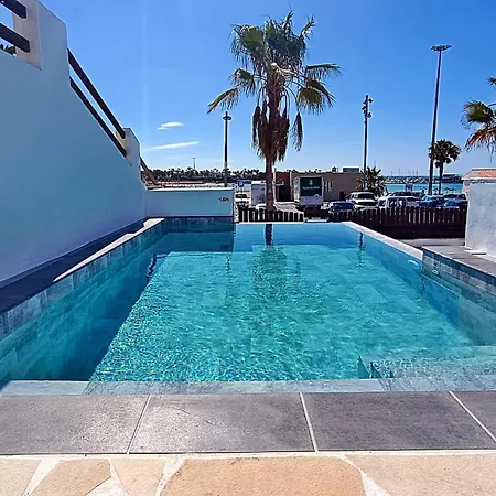 Caleta House Holiday home *